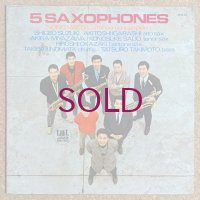5 Saxophones